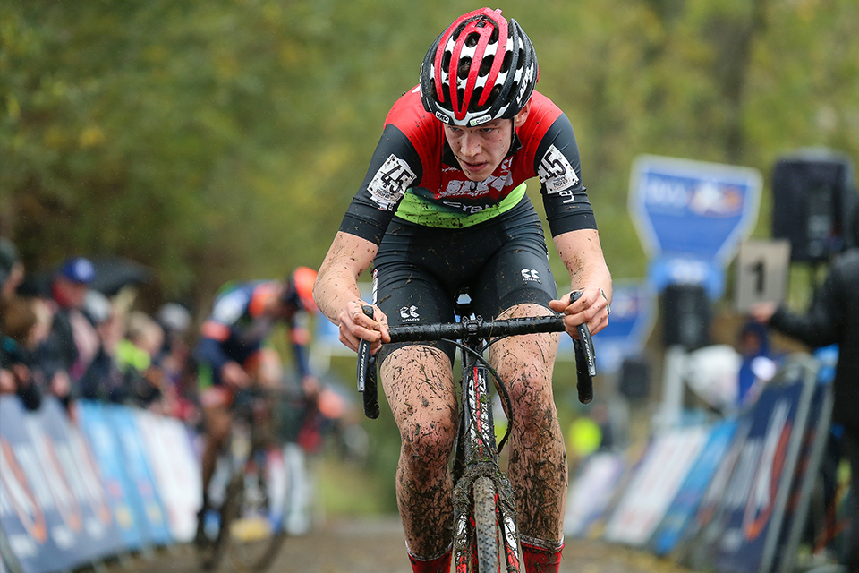 Lennert Belmans wordt knap tweede op de Koppenberg